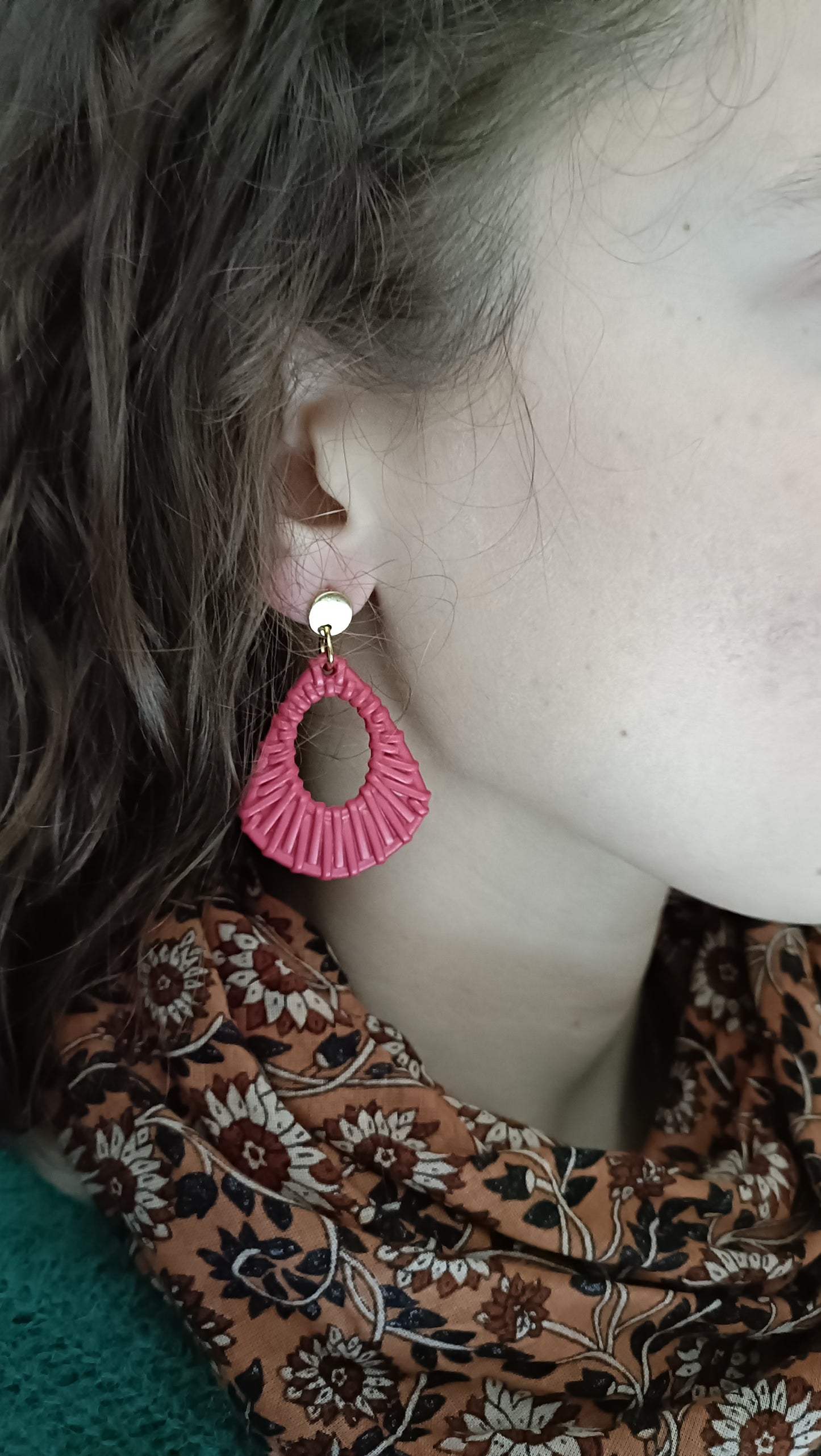 Alhambra, puces dorées 18K et fushia, style vintage