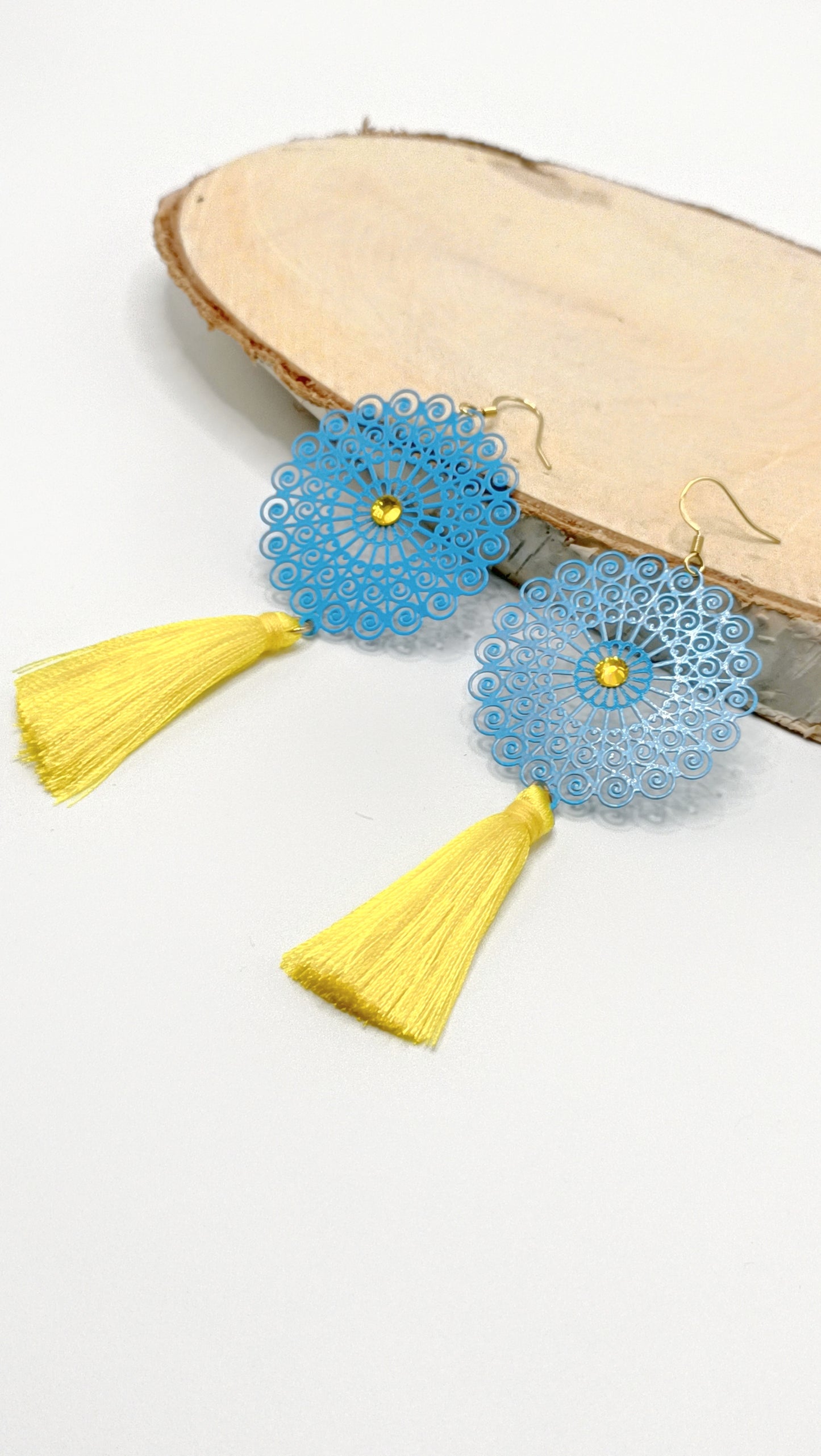 Boucles d'oreilles Imelda turquoises et pompons jaunes, percées ou clips