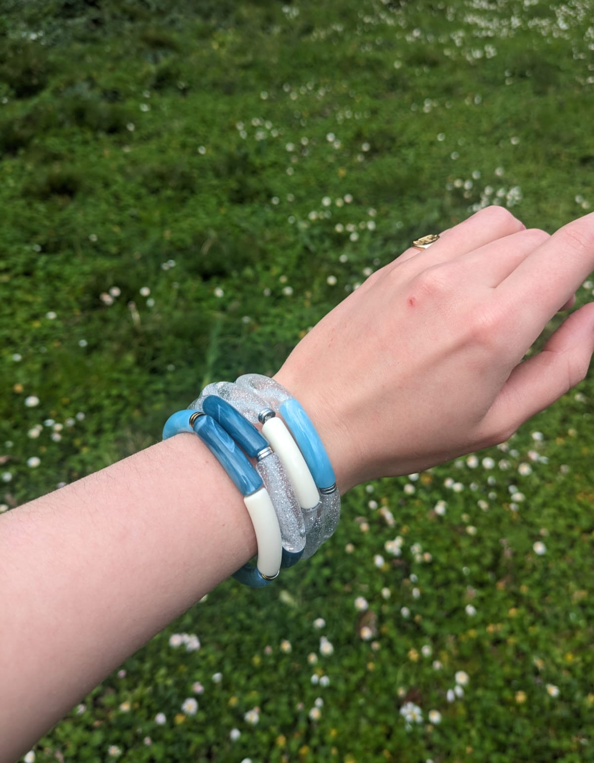 Bracelets tubes fins bleu et argenté pailleté