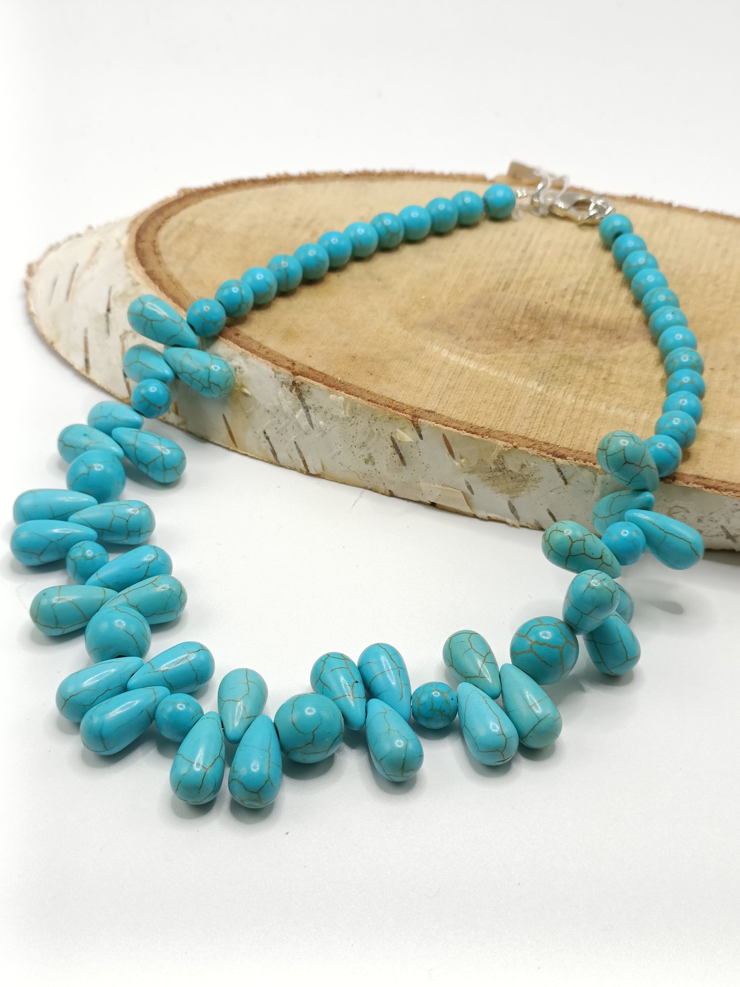 Colllier en howlite turquoise, perles et gouttes