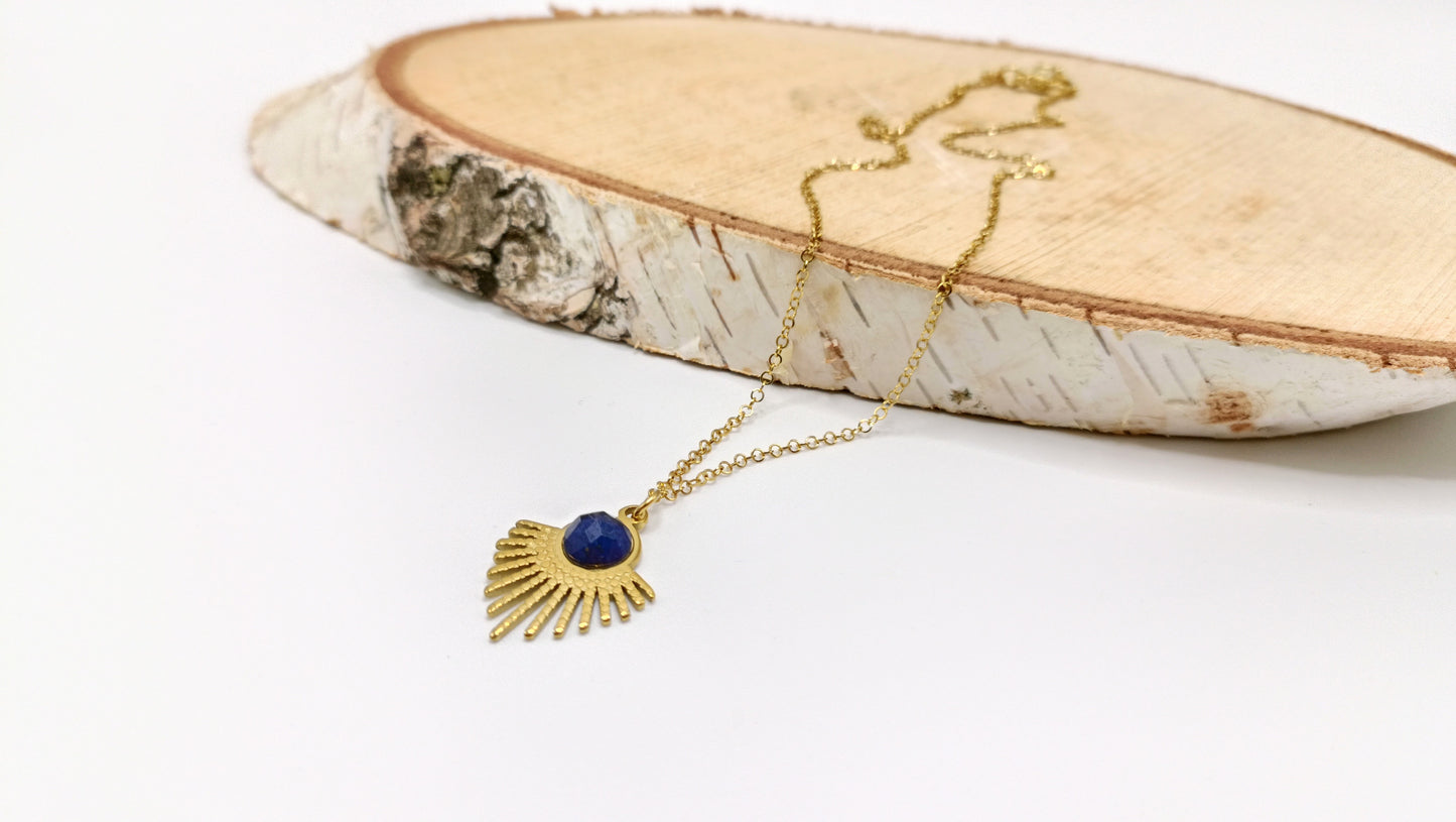 Collier doré fin Gasparine et lapis lazuli soleil