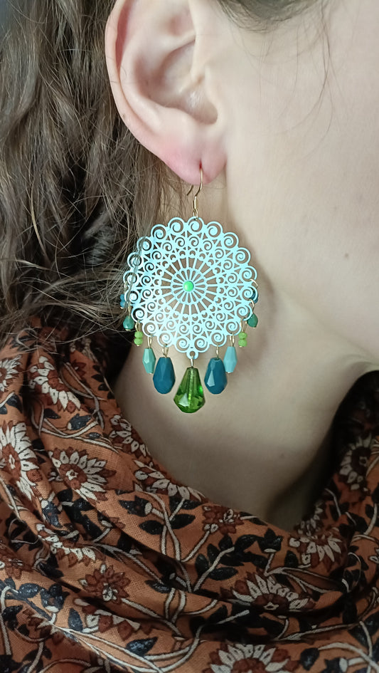 Grandes boucles d'oreilles vert d'eau et verts , en percées ou clips