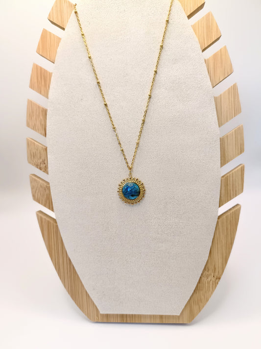 Collier court en acier inoxydable et howlite bleue